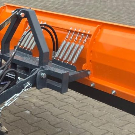 PLUG do śniegu przedni 1,5m sterowanie hydrauliczne na TUZa